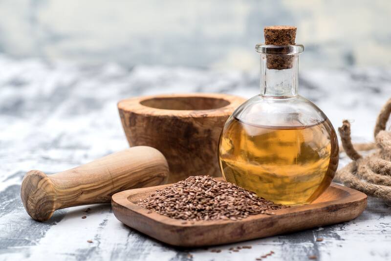 La semilla de linaza se consume triturada o prensada en aceite (Fuente: Shutterstock)