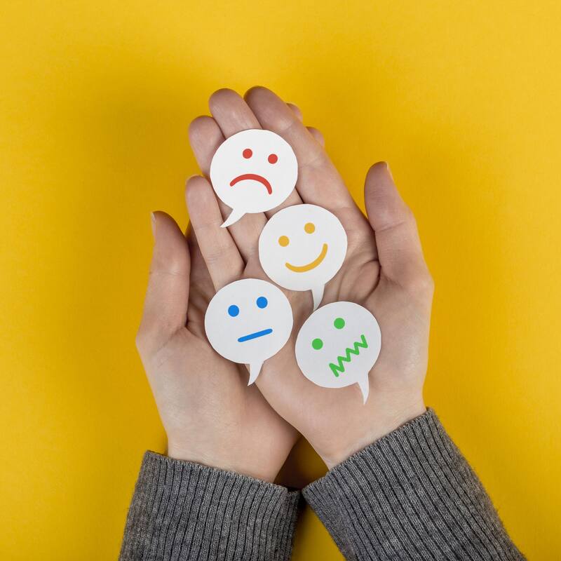 La clave para ser feliz es encontrar formas de aumentar nuestros momentos de felicidad y reducir nuestros momentos de tristeza. (Fuente: Freepik)