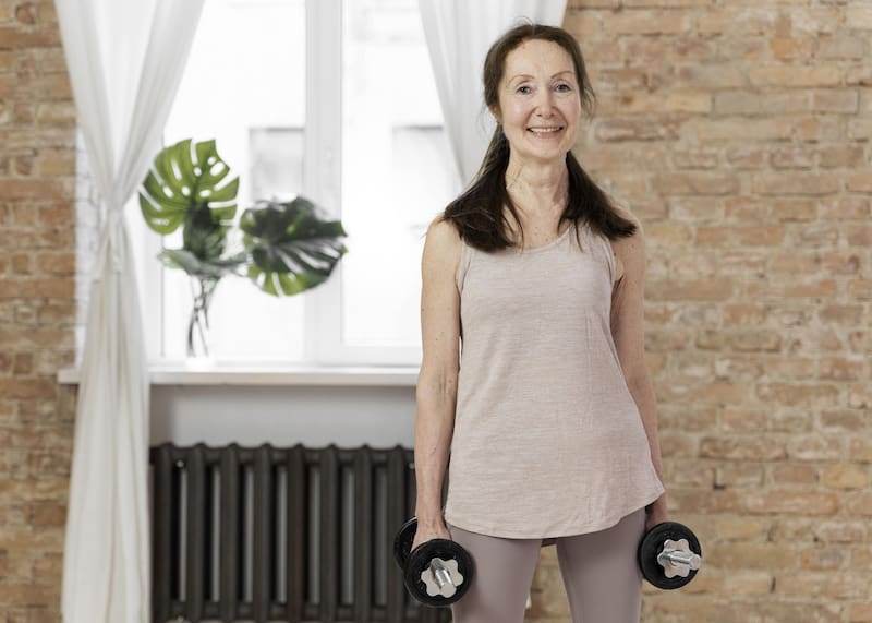 Este ejercicio trabaja los músculos de los brazos de manera efectiva. (Foto: Freepik)