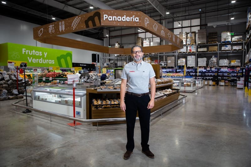 Balestrini en la nueva sucursal de Benavídez