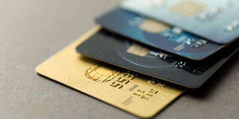 Nuevas reglas en las tarjetas de crédito de Banamex: ¿Cómo te afectan los cambios en las comisiones? Fuente: Shutterstock.