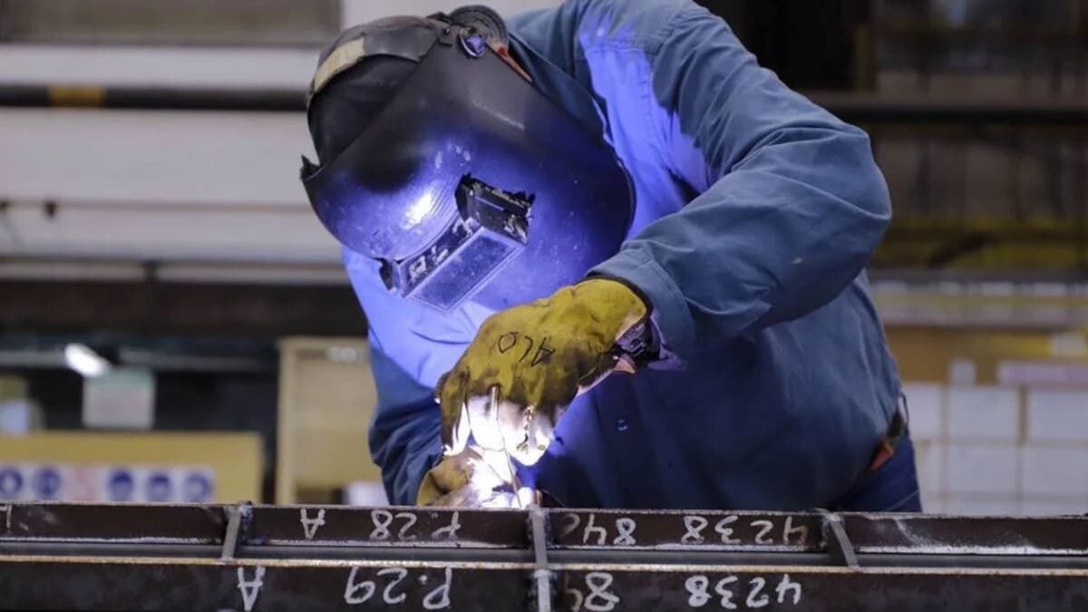 Reforma laboral: cómo funciona el banco de horas y qué dice el proyecto sobre las horas extras