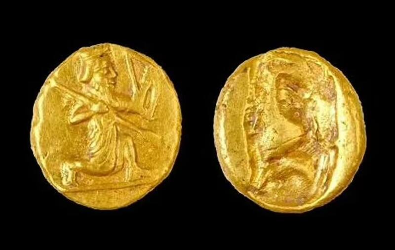 Ejemplares de dáricos persas hallados en el sitio de excavación. Foto: Notion Archaeological Proyect.