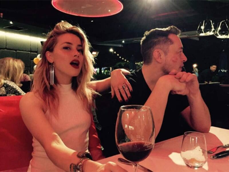 Amber Heard y Elon Musk confirmaron su relación con esta imagen (Instagram/amberheard).