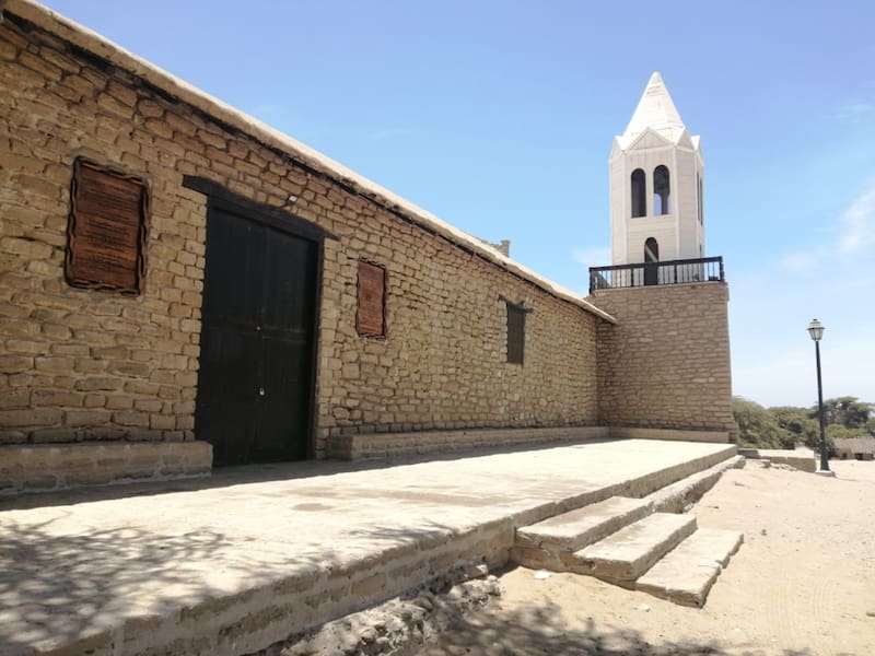 San Lucas de Colán fue el primer templo cristiano erigido en las costas del Pacífico Sur por los evangelizadores españoles. (Foto: Wikimedia Commons -Ccotlear)