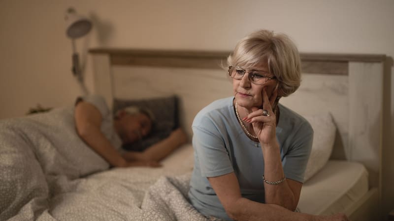La nocturia es más común en personas mayores de 60 años debido a cambios fisiológicos relacionados con la edad.