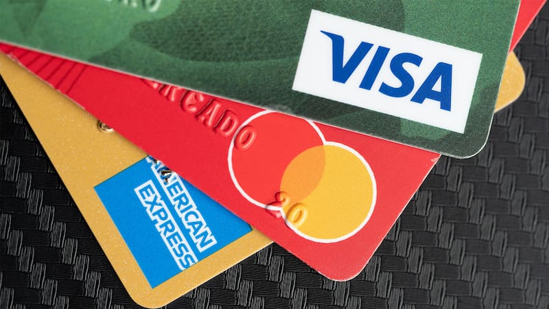 El Gobierno avanza con las desregulaciones en el sistema de tarjetas de crédito