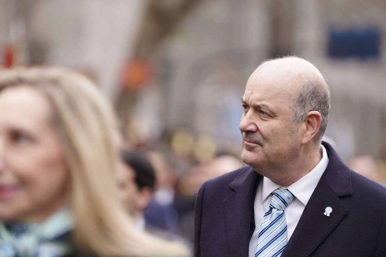 Sturzenegger negocia con un gobernador clave para abrir el cabotaje y pone en alerta al sector