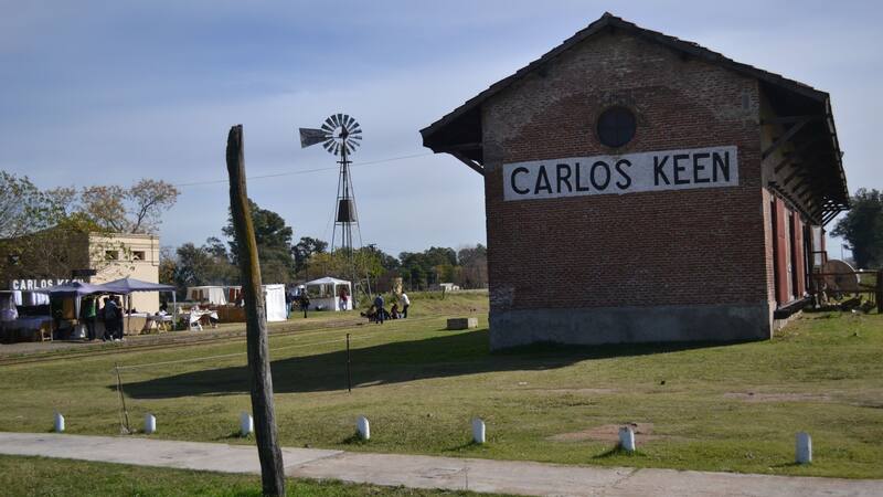Carlos Keen combina historia y naturaleza en un entorno tranquilo, ideal para una jornada de descanso.