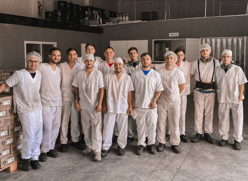 Hoy trabajan 45 personas en la planta que tienen en Colón, Entre Ríos.