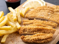 Los consejos de una nutricionista para hacer que la milanesa con papas fritas sea un plato saludable