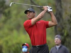 El golfista Tiger Woods volcó con su auto y sufrió varias lesiones