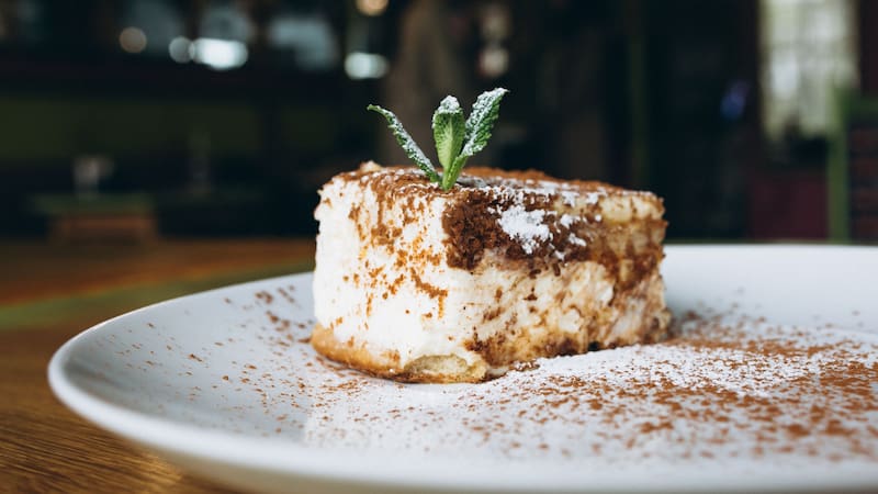 Esta versión del tiramisú no contiene lácteos ni huevos.