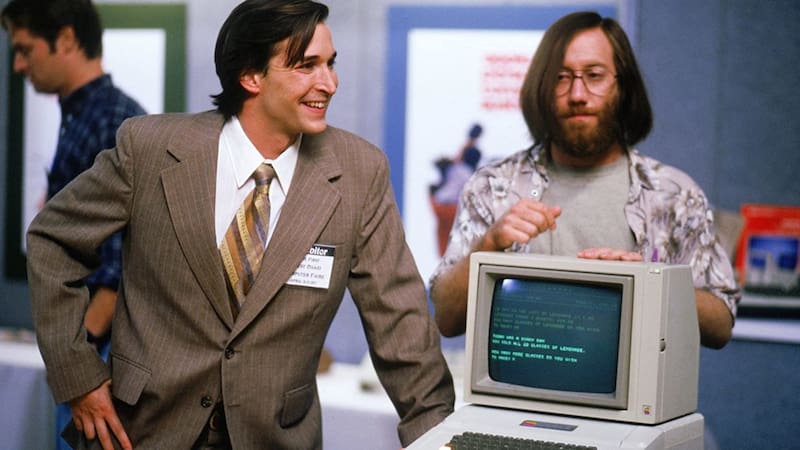 Piratas de Silicon Valley cuenta la historia de la enemistad entre Steve Jobs y Bill Gates (Fuente: MUBI)