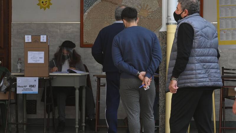 En suelo porteño, vale recordar, hay 2.552.058 electores habilitados que votarán en 7377 mesas.