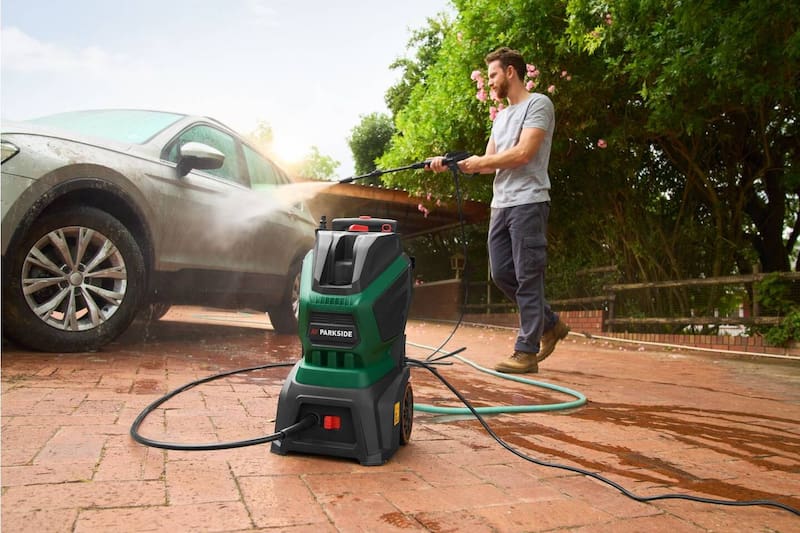 La hidrolimpiadora Parkside cuenta con múltiples boquillas, bomba metálica y sistema de ahorro energético.(Fuente: Lidl)