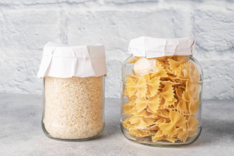 Los fideos y el arroz son fuentes principales de carbohidratos. Fuente: iStock.