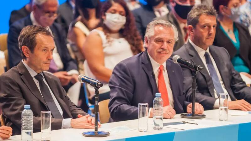 Beliz y Massa se disputaban puertas adentro la relación con Estados Unidos y los organismos internacionales.