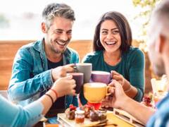 Esta es la infusión de la felicidad que hay que tomar todas las mañanas para estar súper alegre