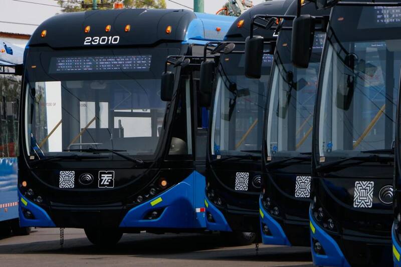 El Trolebús elevado es una alternativa eficiente para transportarse en la CDMX. Foto: X @GobCDMX.