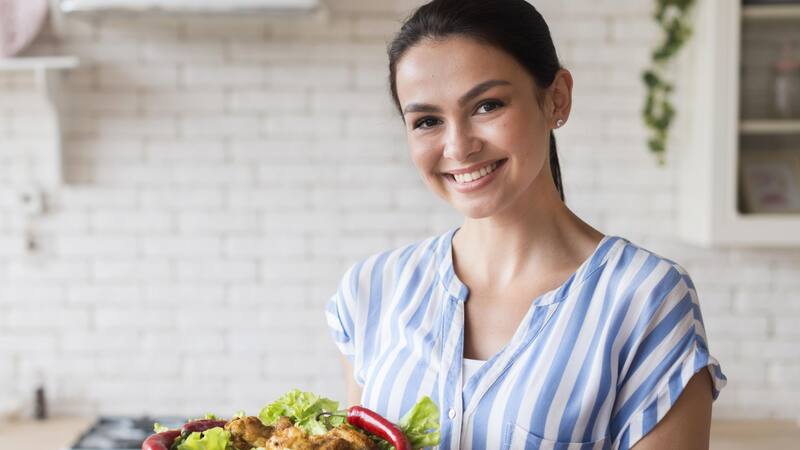 Existen alimentos específicos que favorecen la producción de hormonas para un buen descanso.