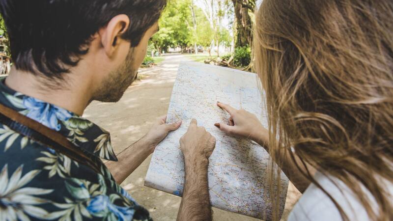 Las personas que viven en entornos rurales tienden a desarrollar mejores habilidades de orientación comparadas con los residentes de ciudades grandes.