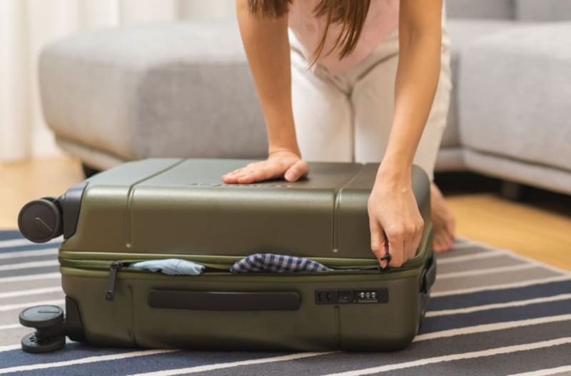 Adiós al equipaje de mano para siempre: prohíben desde ahora llevar todos estos artículos en el carry-on.