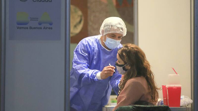 En Argentina se llevan aplicadas aplicaron 110,6 M de vacunas. No obstante, más de 12 millones de personas aún no se aplicaron la tercera dosis.