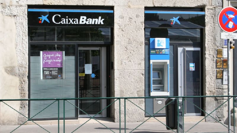 CIERRA CAIXABANK | El próximo 12 de octubre bajarán la persiana todas sus sucursales y este es el motivo.