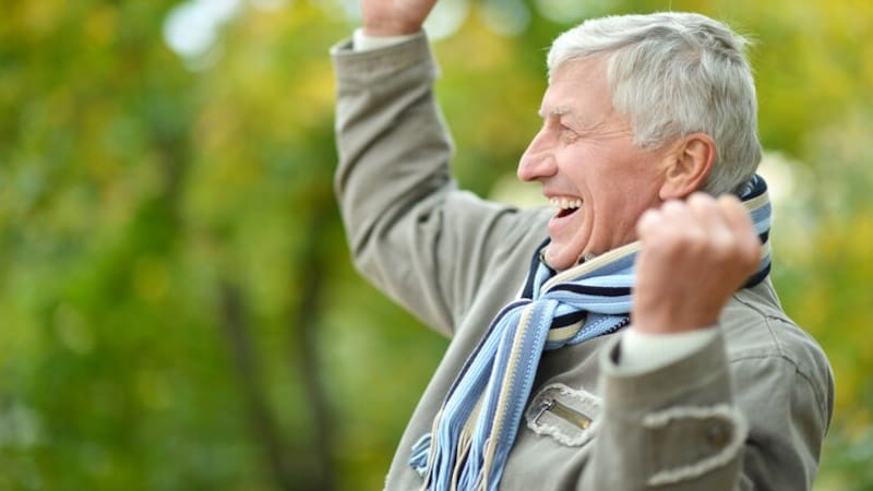 CaixaBank adelantará un pago de pensiones para que ya puedan disponer de su dinero.