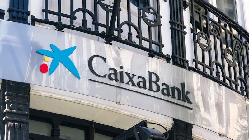 CaixaBank publica regularmente puestos de trabajo para sumar a su planilla de empleados de toda España.
