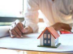 Palo para los propietarios: tener este tipo de escrituras no te hace dueño de tu casa, según la ley