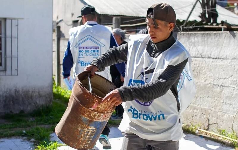 Operativo de descacharrización en Almirante Brown.