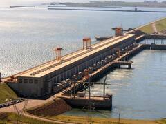 Prorrogaron licitación en Yacyretá y hubo reunión con Cartes