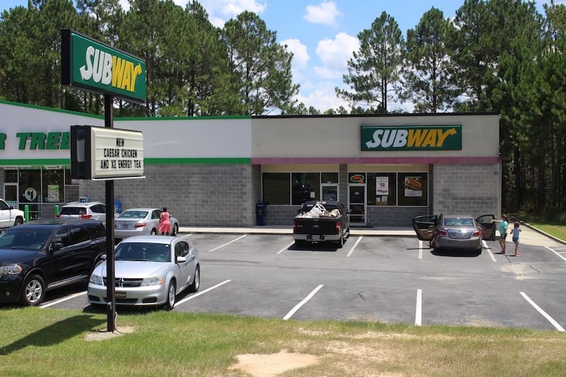 Pérdidas, mala gestión y competencia feroz: el cóctel que está hundiendo a Subway (Foto: Wikimedia Commons - Michael Rivera)