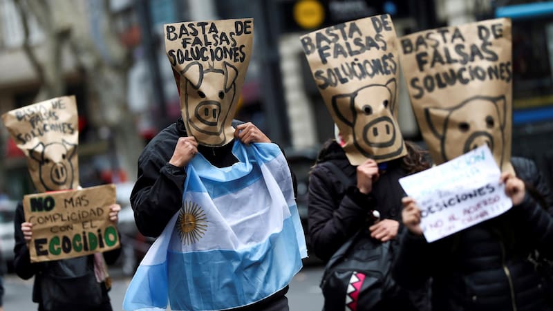 La semana pasada, una manifestación pudo en foco el conflicto ambiental respecto del acuerdo en negociación.
