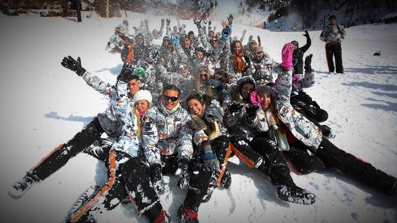 Los padres denuncian incumplimientos en los servicios vendidos por las compañías de turismo estudiantil.