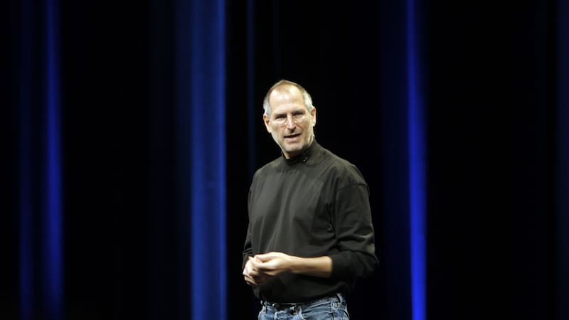 El uso del silencio por parte de Steve Jobs demostró ser una estrategia efectiva para pensar y responder con claridad.