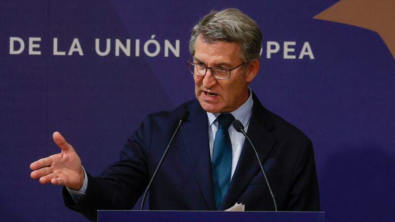 Feijóo ofrece "abrir una nueva etapa" ante la corrupción y asegura que "Sánchez debe de dimitir y su Gobierno debe de irse con él".