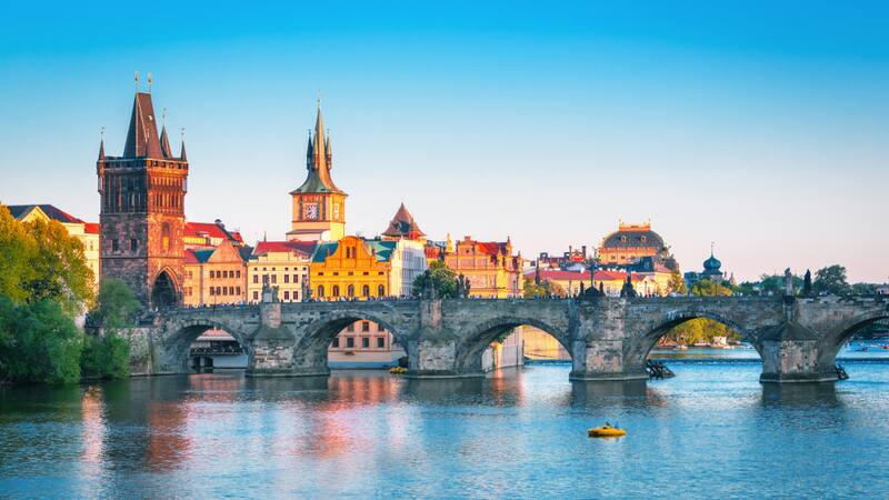 El Corte Inglés tiene un auténtico chollo para visitar Praga con todo incluido por 333 euros.