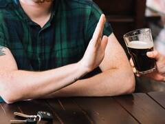 Adiós para siempre al alcohol: el tratamiento no invasivo que elimina la adicción desde el cerebro