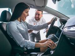 La guía definitiva de la OCU: estos son los coches más baratos, según su tipo de motor