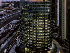 Abrió una emblemática muestra de arte con renombrados artistas nacionales