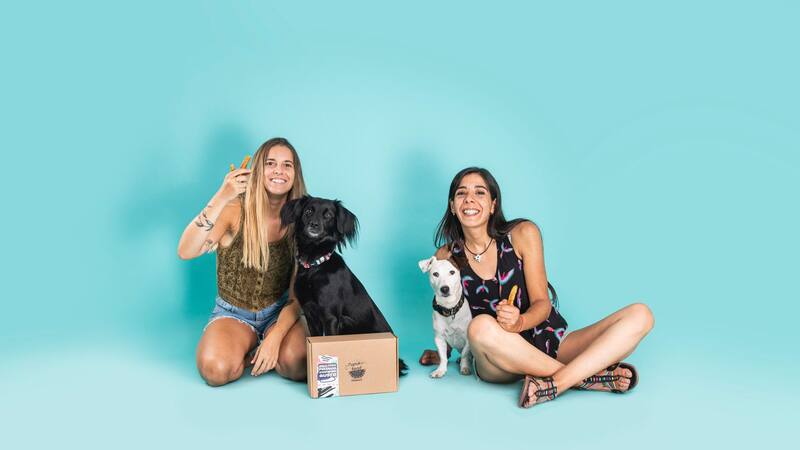 Antonella y Nancy, parte del equipo de Pupukis Food. (Foto: gentileza Antonella Cattaneo).