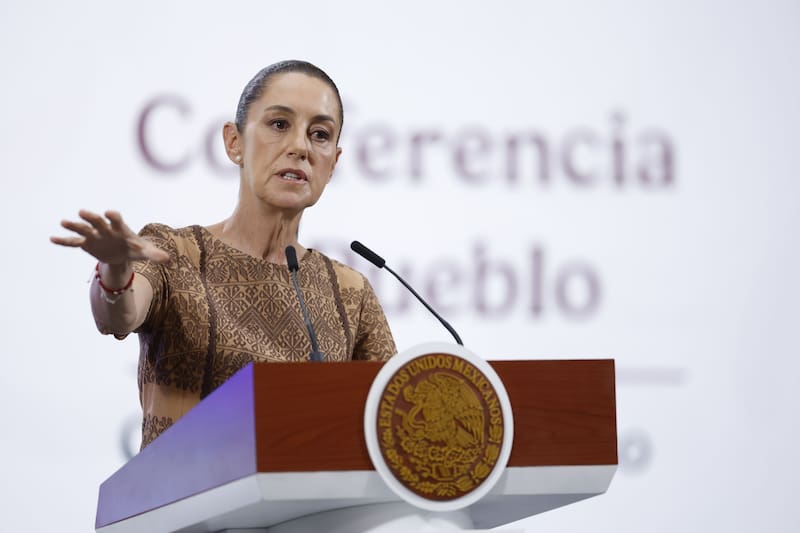 Claudia Sheinbaum anunció la desaparición de la Unidad del Sistema para la Carrera de las Maestras y los Maestros. Foto: Archivo Cronista México.