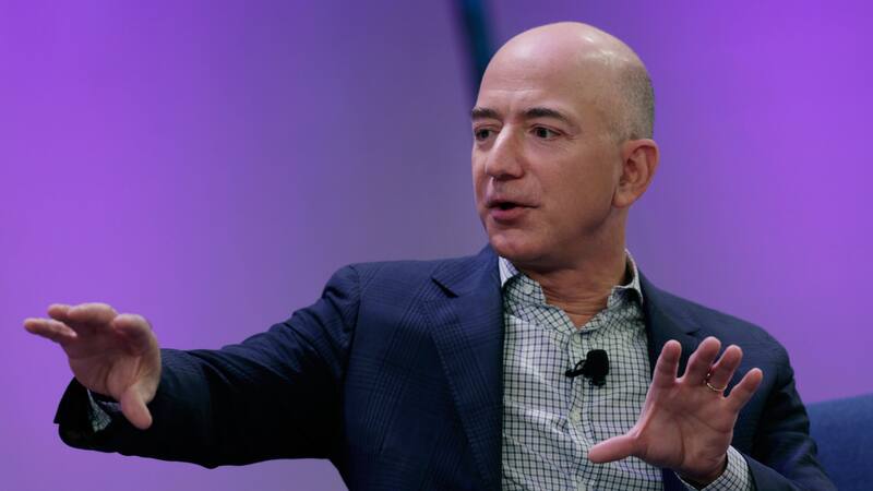 Se llama "la regla de la hora" y la usa Jeff Bezos para ser más inteligente: la neurociencia está de acuerdo.