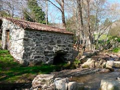 La ruta de senderismo de Pontevedra que tiene 23 molinos de agua y es perfecta para el otoño