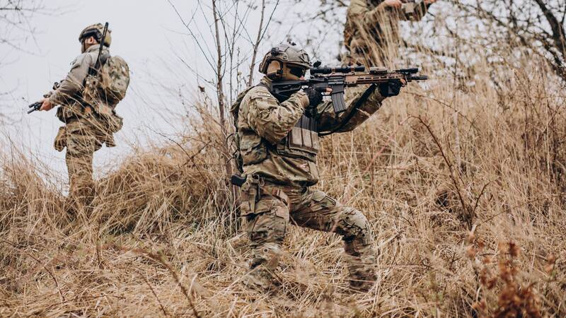 Países con baja dependencia de recursos externos tienen ventajas estratégicas en escenarios de guerra.