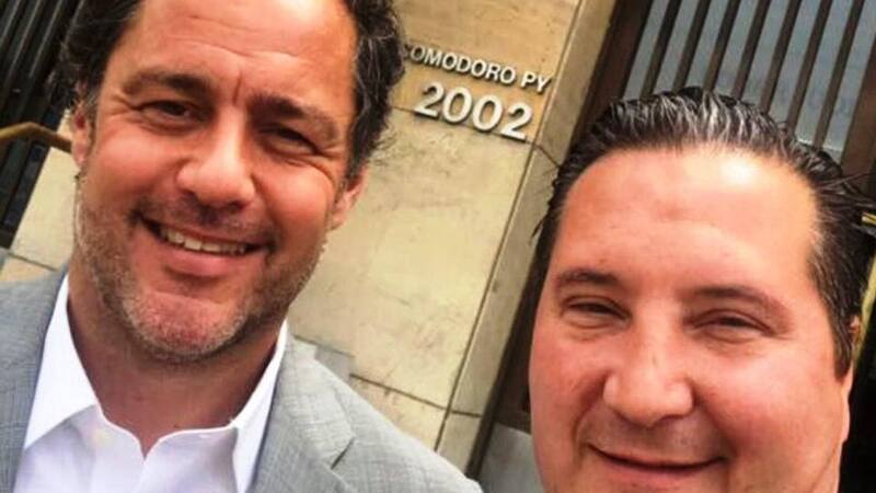 Ducler junto a su abogado, Sánchez Kalbermantten.