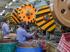 Otra buena para Milei: en noviembre repuntaron la producción industrial y la construcción